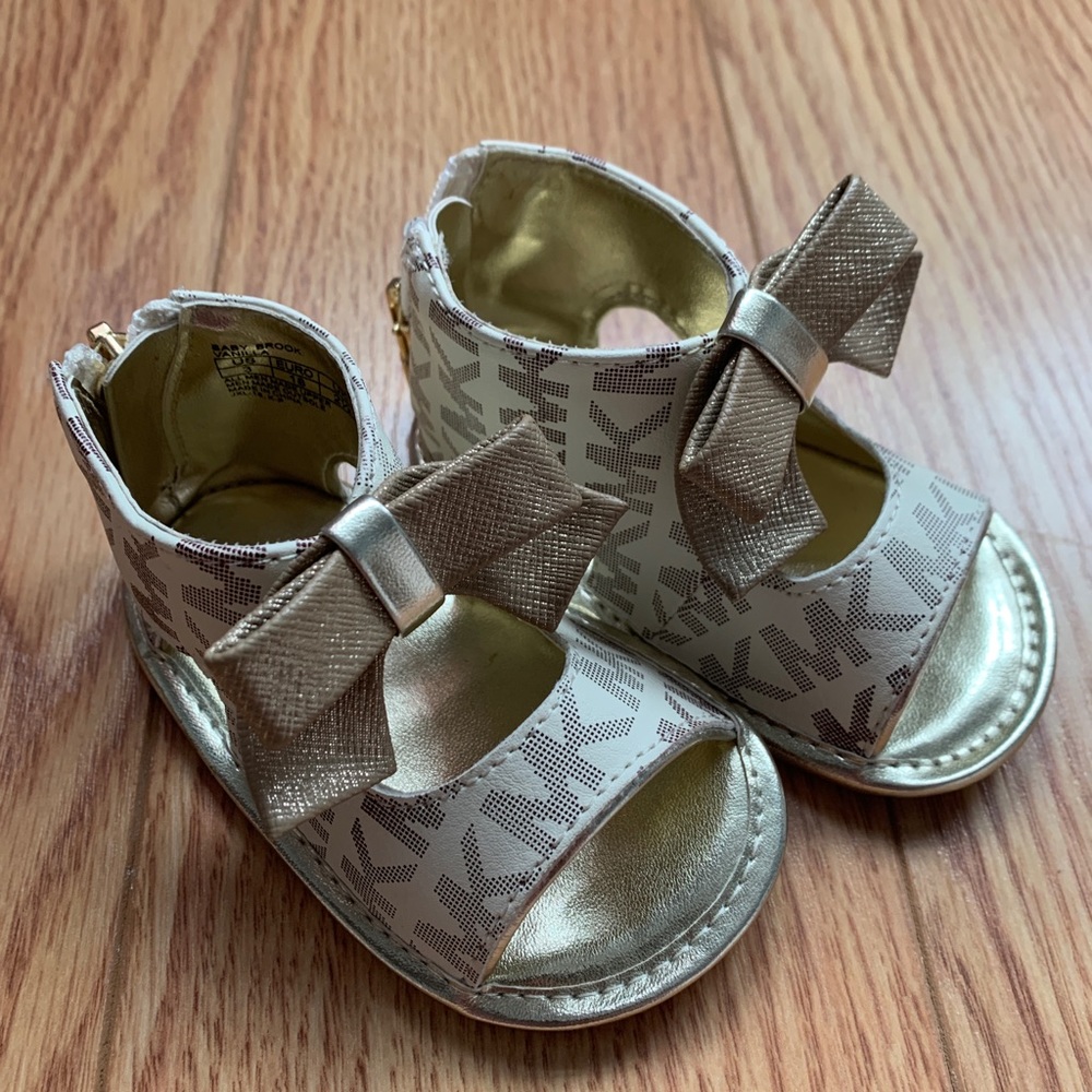 MK infant sandals